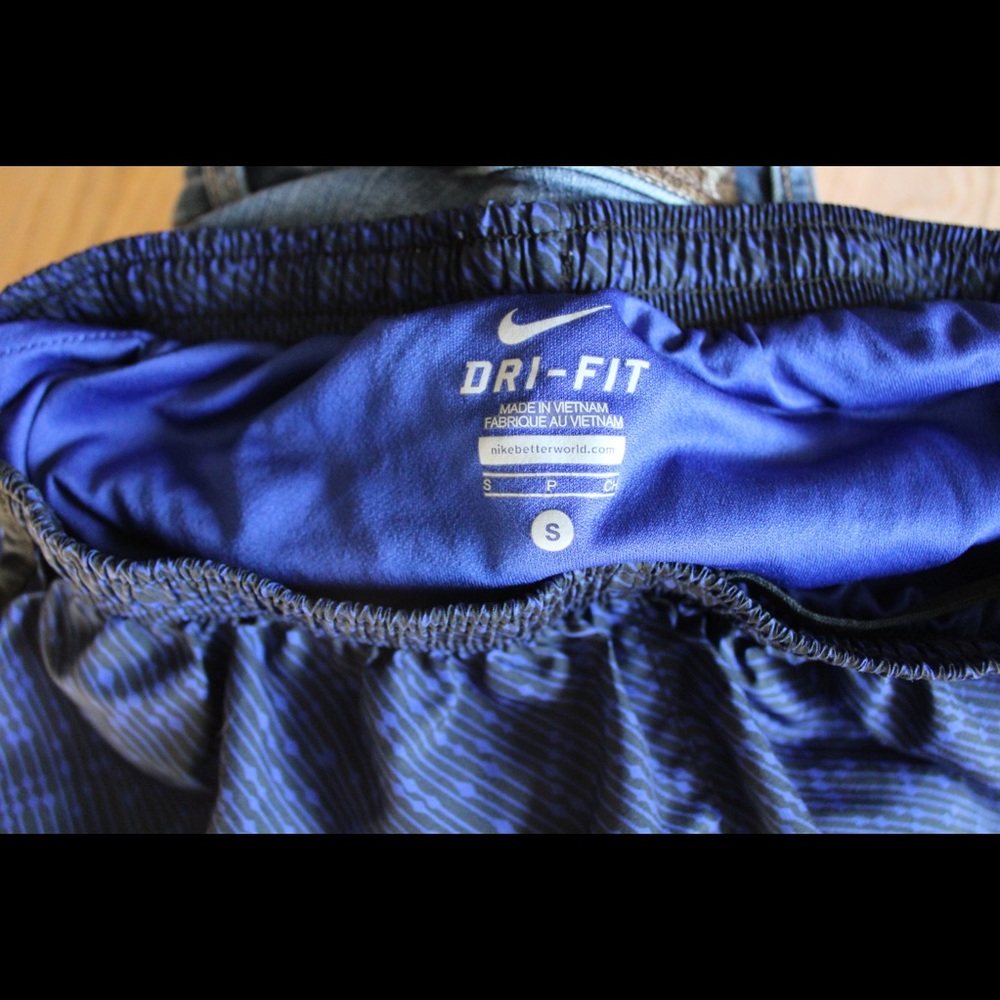 NIKE SHORTS